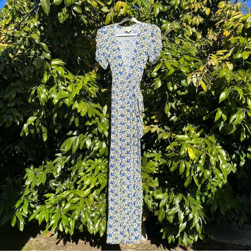 Playa‎ Lucila navy yellow floral lace trim short sleeve maxi wrap dress